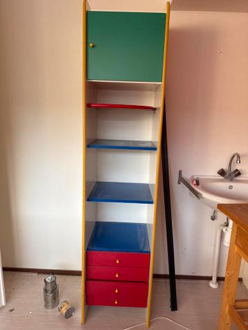 Gratis kinderkamer kast met voetbalstickers