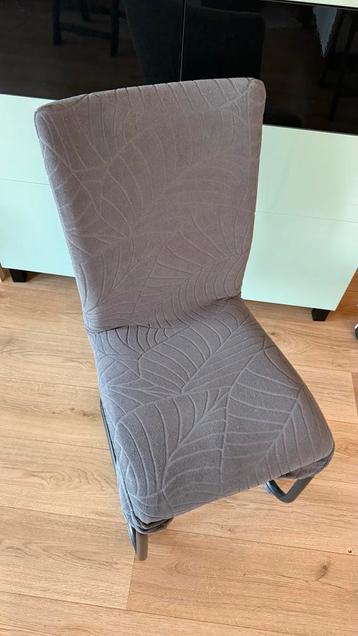 2 Eetkamerstoelen met afneembare hoes - Gratis afhalen