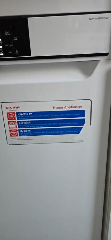 Gratis - Vaatwasser Sharp QW-NA1BF47EW - Defect F5