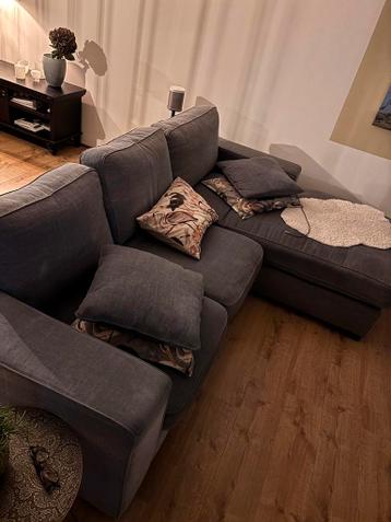 Gratis hoekbank, kan in 2 delen