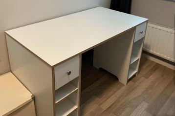 Net wit bureau met opbergruimte