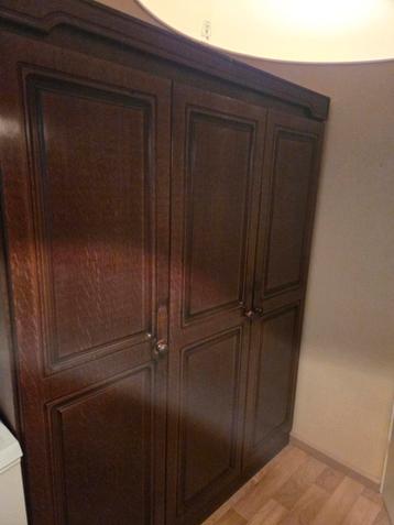 Eiken Kast met drie deuren