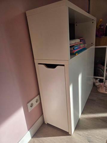 kast (naast het bed )