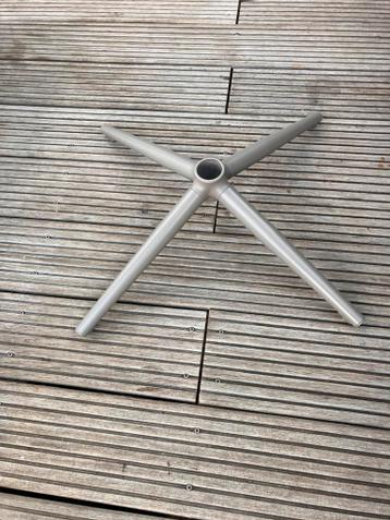 stoelonderstel IKEA orfjall. Draaibaar. Wit en beige