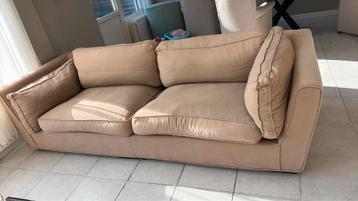 Gratis beige / zandkleurige bank