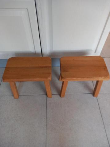 Blank eiken bijzettafeltjes