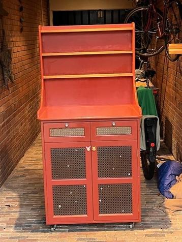 Commodekast, kinderkast, kraamkast op wieltjes GRATIS