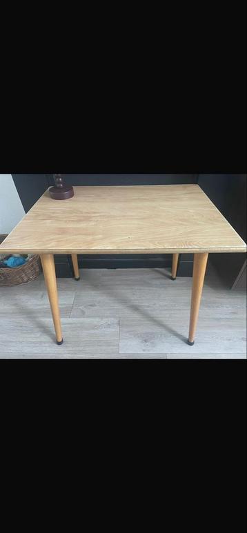Leuke kindertafel - 50x70x60 cm