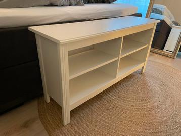 Witte Ikea kast/plank met 4 vakken - Gratis af te halen!