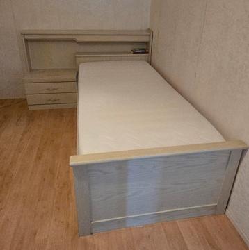 1 persoons bed met ombouw