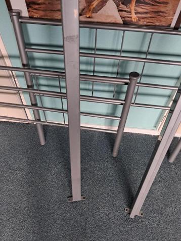 Grijs metaal bed 90/200 cm