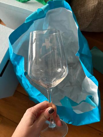 Tas met witte en rode wijnglazen, gratis