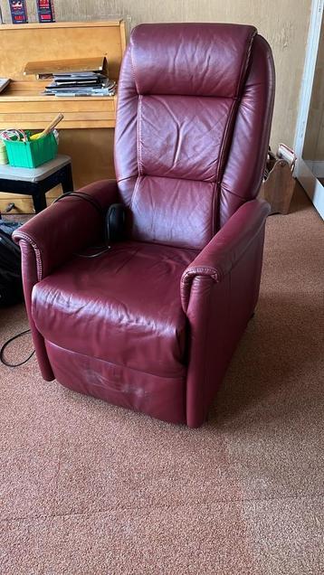 Gratis lederen sta op stoel