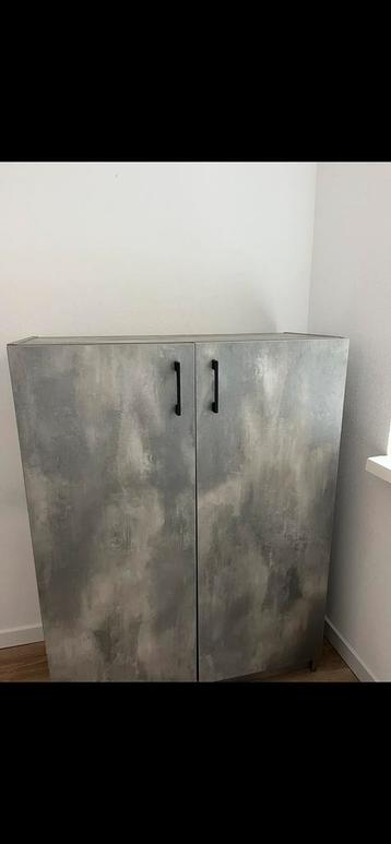 FREE Good condition dresser/closet with hangers included.