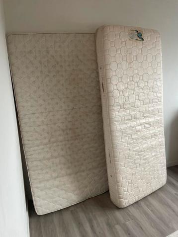 Twee matrassen: 90x200 en 100x200 - Gratis ophalen