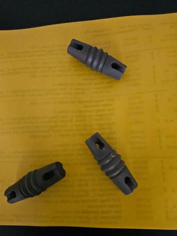 3x isolator ( naam onbekend )