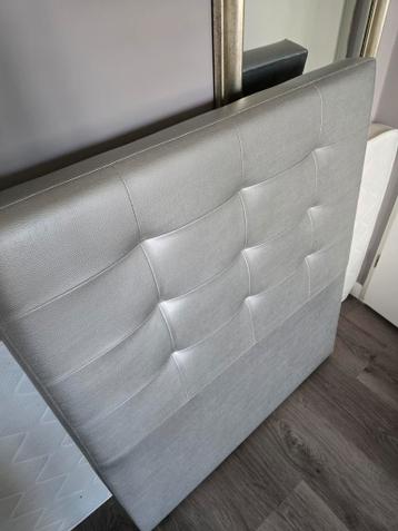 2x hoofdbord voor 1 persoonsbed. Gratis. 1 meter breed.