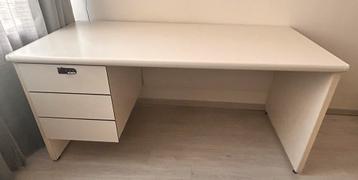 GRATIS AFHALEN: Bureau