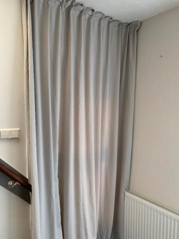Lichtgrijs gordijn