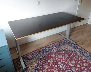 In hoogte verstelbaar bureau 160x80 - Gratis af te halen!