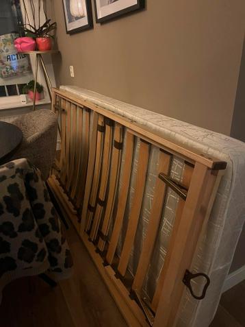 Gratis Lattenbodem en matras