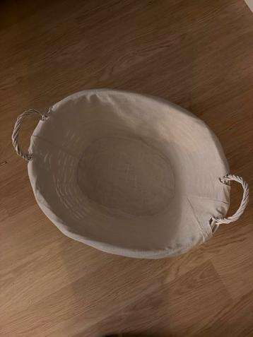 Witte mand ~60cm - Gratis op te halen in Wageningen