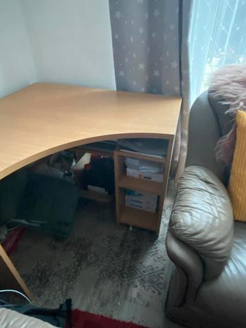 Bureau met opbergruimte gratis