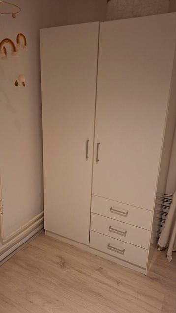 Witte Kledingkast met Lades en Deuren