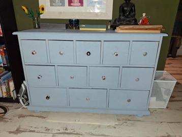 Gratis!!! Blauw dressoir met veel opbergruimte