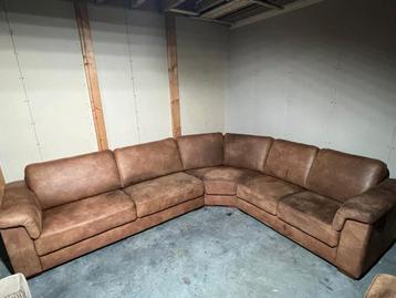 Bruine hoekbank