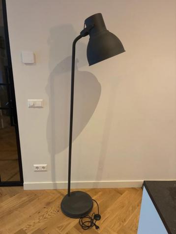 Hektar IKEA vloerlamp gratis