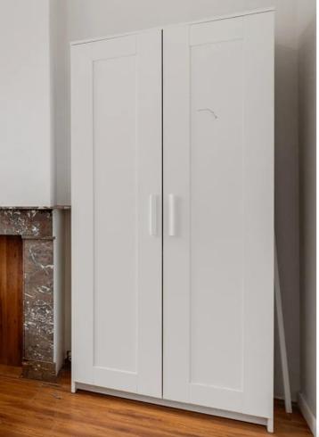 KLEDINGKAST z.s.m. GRATIS OPHALEN, 18 of 20 februari