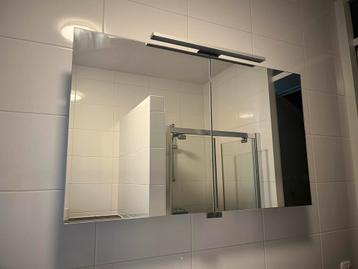 Mooie spiegelkast voor de badkamer