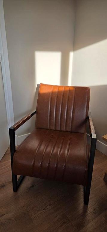Fauteuil / Stoel kleur bruin!