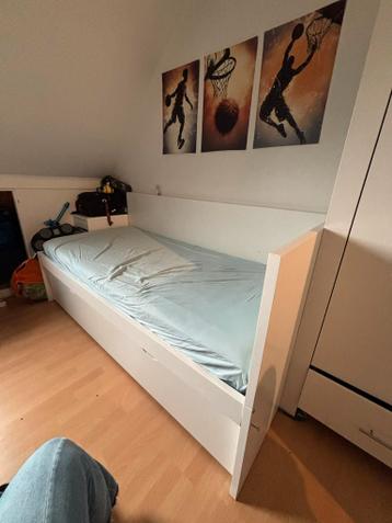 Gratis Eenpersoonsbed met bedlade (zonder matras)