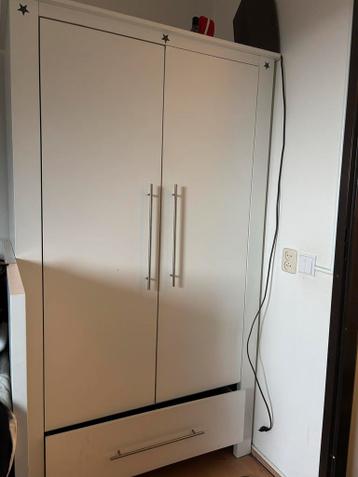 Gratis Kleding kast.