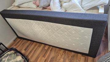 Matras met kapotte vering