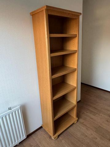 Gratis Houten Boekenkast met Fineer