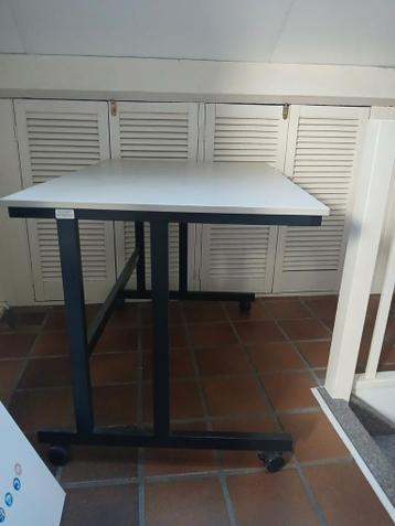 Bureau met wielen H 72 B 71 L 100
