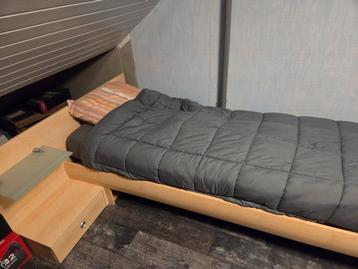 Gratis 1-persoonsbed met elektrische lattenbodem