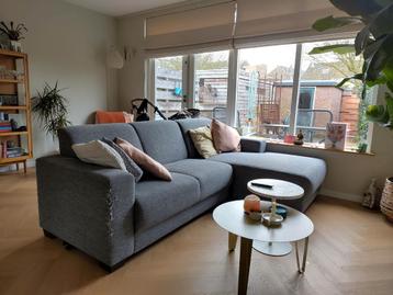 Mooie grijze hoekbank gratis op te halen