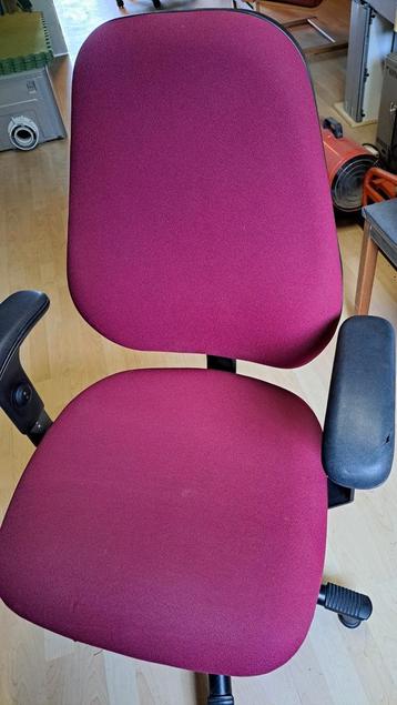 Bordeaux bureaustoel (gebruikt, zonder wieltjes)