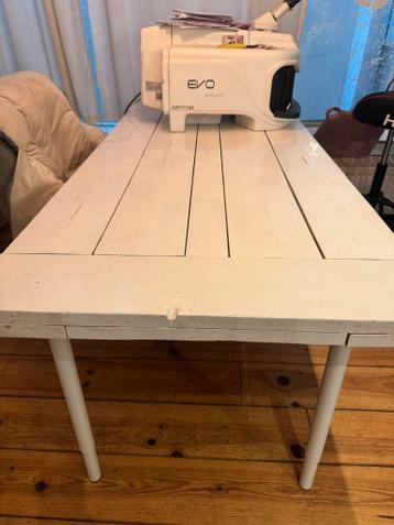 Eettafel steigerhout. 1 meter 90 bij 90. Gratis af te halen