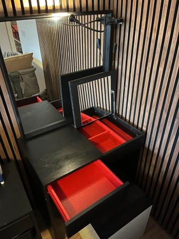 Kaptafel met spiegel en zitje