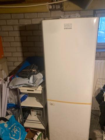 Oud ijzer of reparatie koelkast