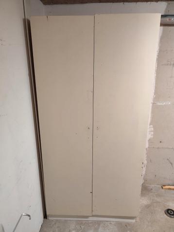 Grote kledingkast met deuren voor garage of schuur!!