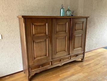 Ruime kast met 3 deuren en 3 lades - 185x140x50 cm ZWOLLE