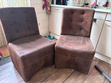 6 eettafel stoelen gratis af te halen