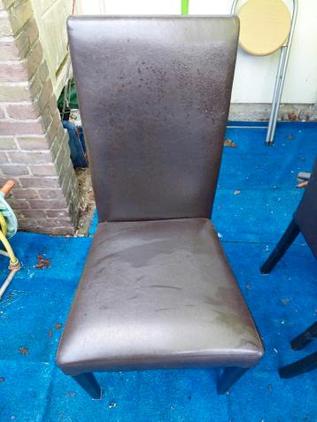 4 nep leren eetkamerstoelen gratis