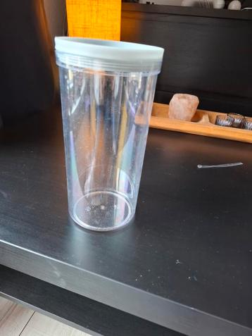 GRATIS! Hard plastic opberger